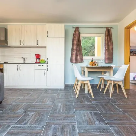 Apartment Two-bedroom In Ploce Blace
