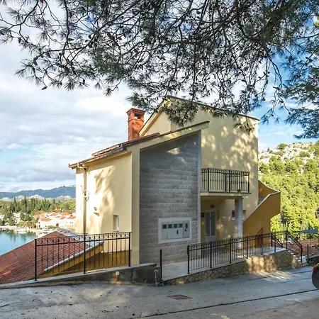 דירה Two-bedroom In Ploce